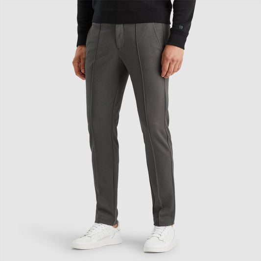 Relaxed slim fit chino